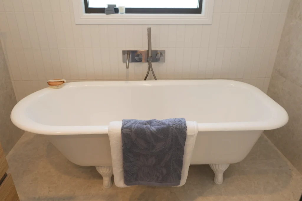 Claw-foot Bath Tub