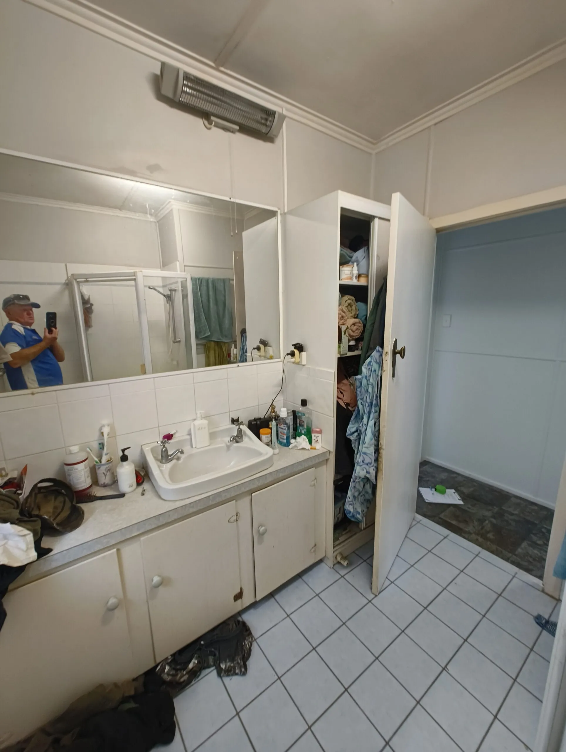 Bathroom before renovation in Norman Park worker's cottage